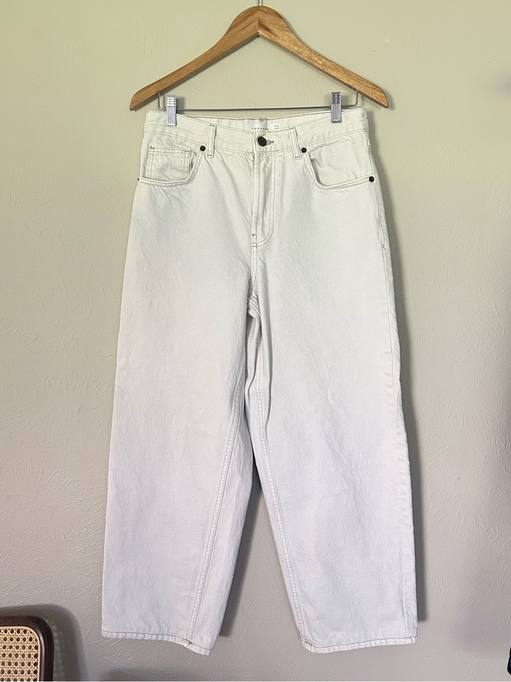Topshop White Barrel Leg jeans Mid rise 28